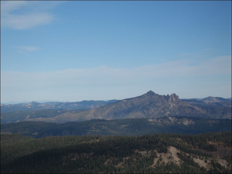 2006-10-20 English (07) Sierra Buttes and Lassen on left